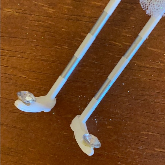 APRIL wall decal - Picture 3 of 3